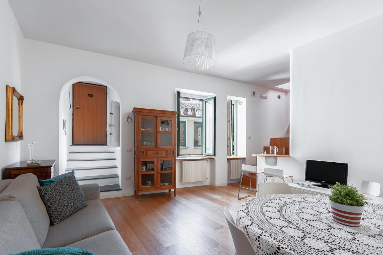 Casa Flo Con Terrazza E Ascensore Σαλέρνο Εξωτερικό φωτογραφία