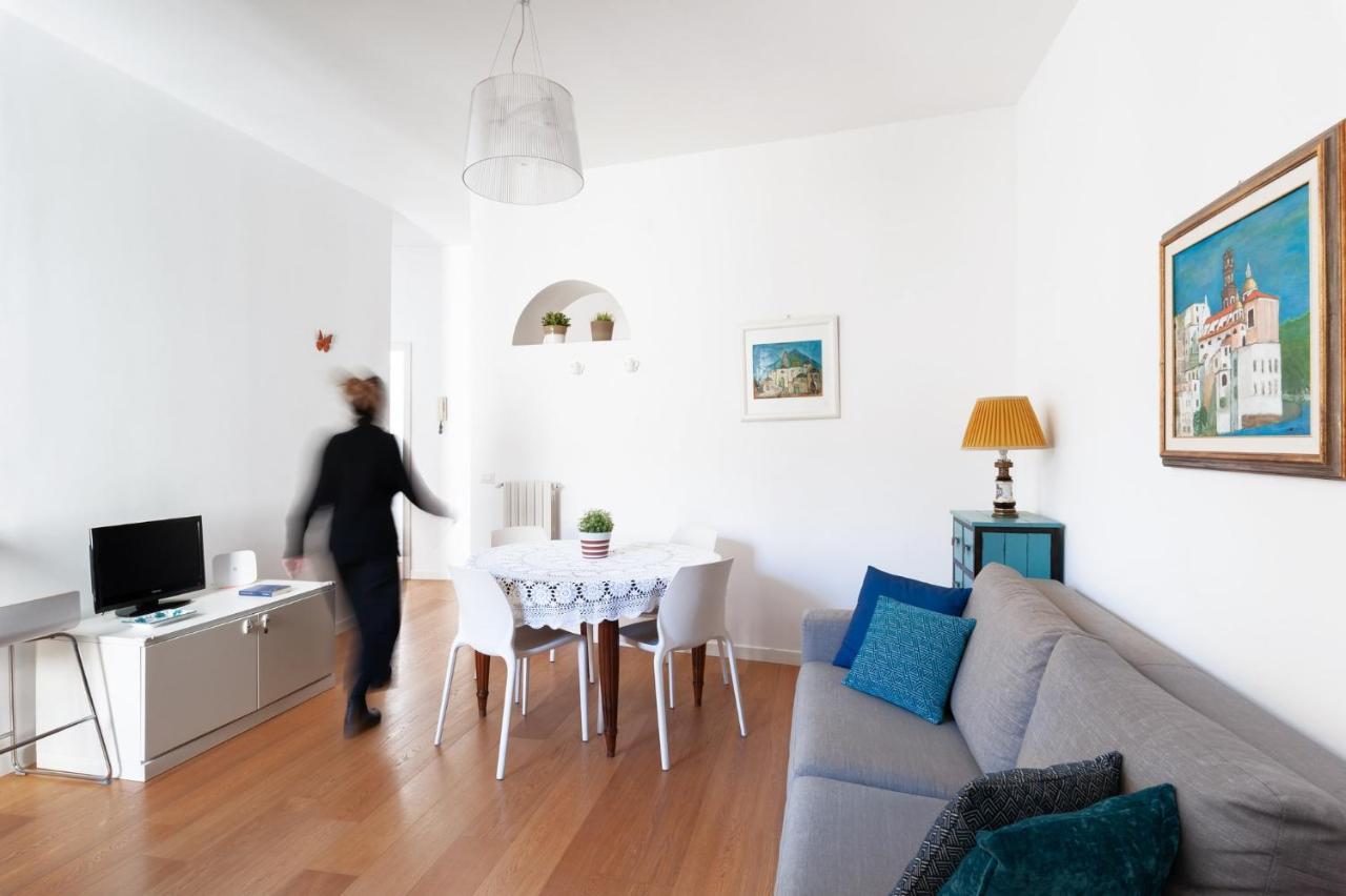 Casa Flo Con Terrazza E Ascensore Σαλέρνο Εξωτερικό φωτογραφία