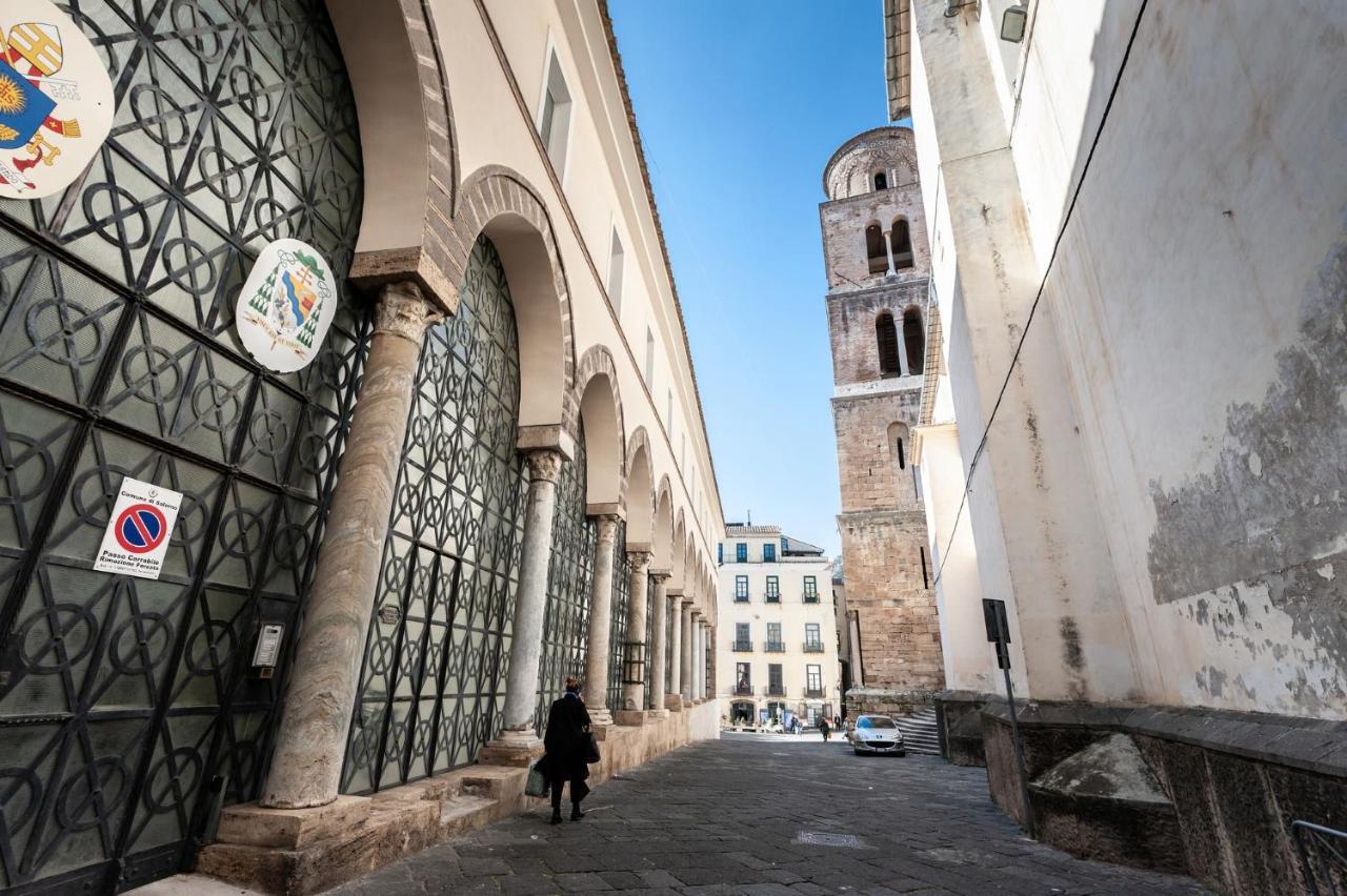 Casa Flo Con Terrazza E Ascensore Σαλέρνο Εξωτερικό φωτογραφία