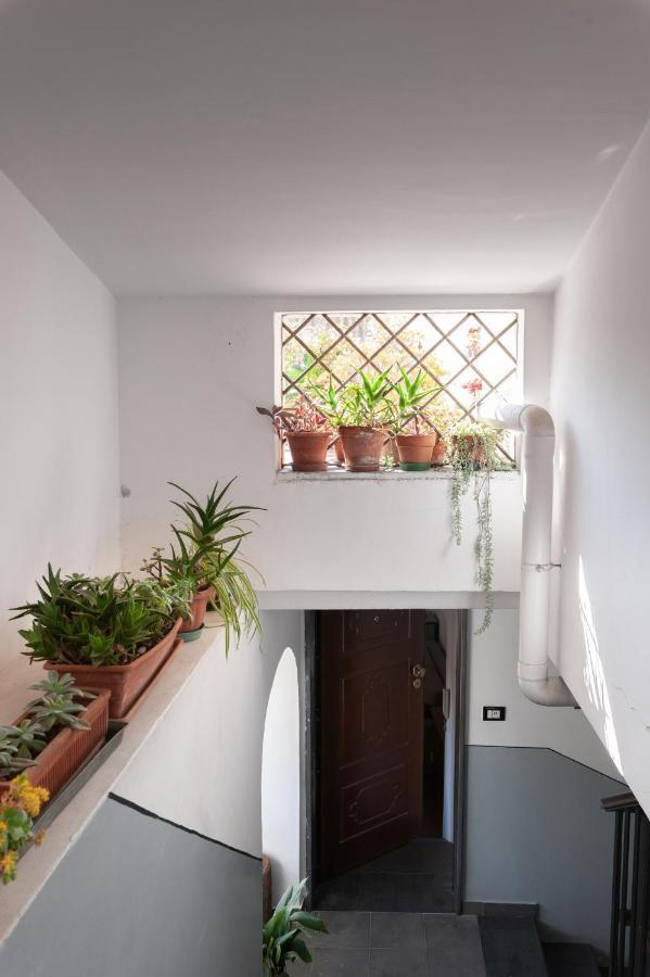 Casa Flo Con Terrazza E Ascensore Σαλέρνο Εξωτερικό φωτογραφία