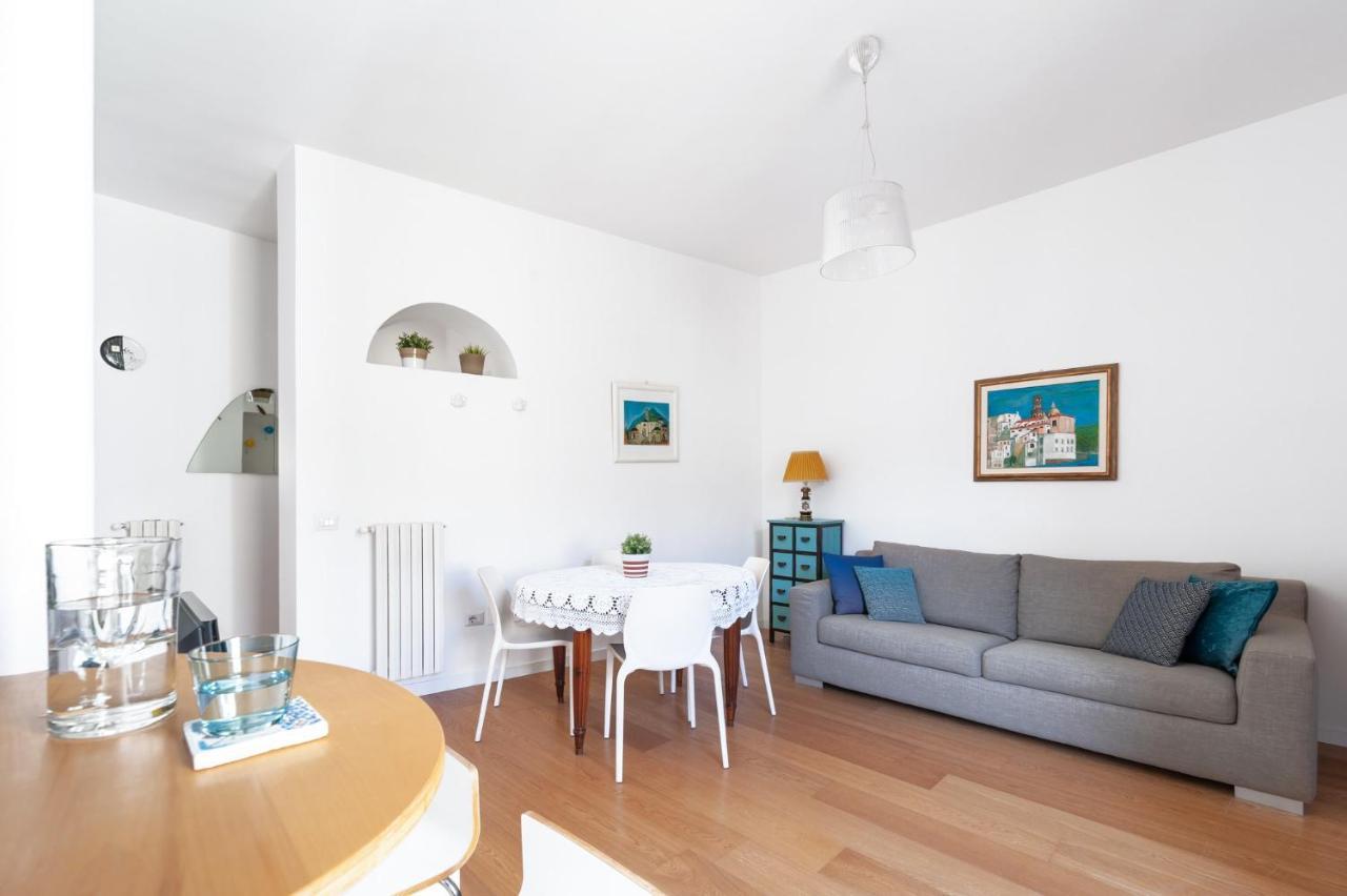 Casa Flo Con Terrazza E Ascensore Σαλέρνο Εξωτερικό φωτογραφία