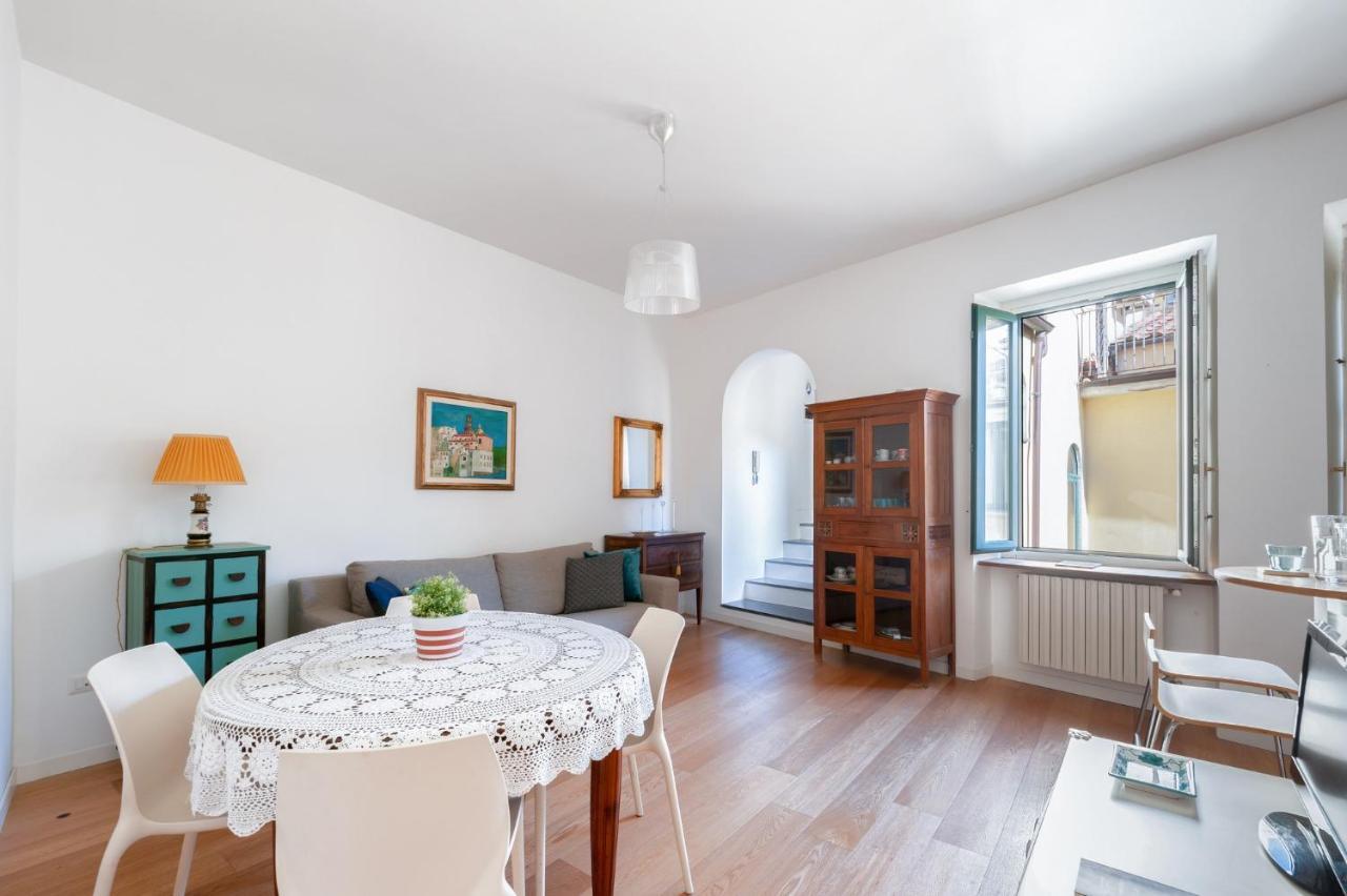 Casa Flo Con Terrazza E Ascensore Σαλέρνο Εξωτερικό φωτογραφία