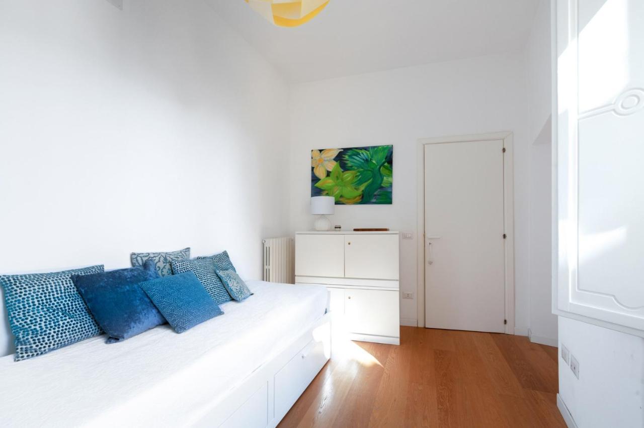 Casa Flo Con Terrazza E Ascensore Σαλέρνο Εξωτερικό φωτογραφία