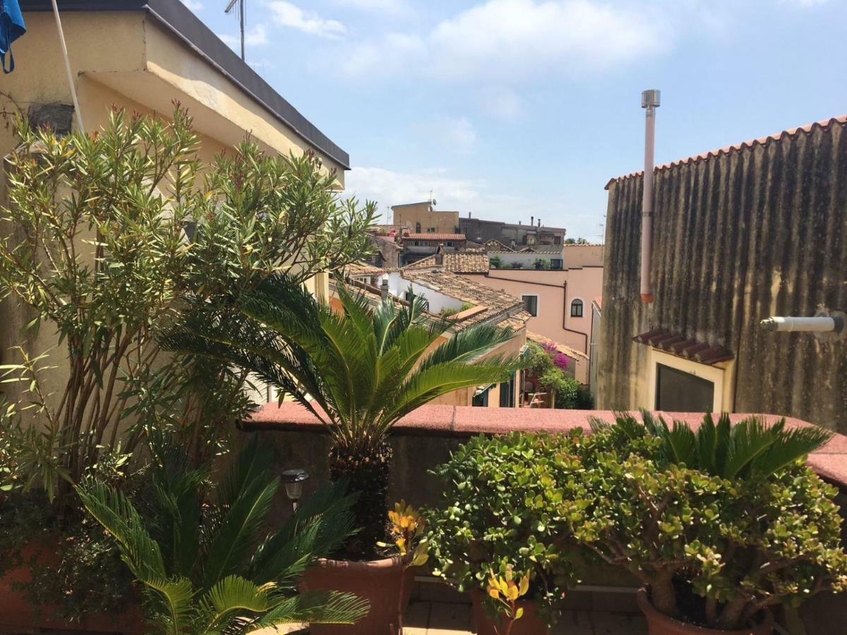 Casa Flo Con Terrazza E Ascensore Σαλέρνο Εξωτερικό φωτογραφία
